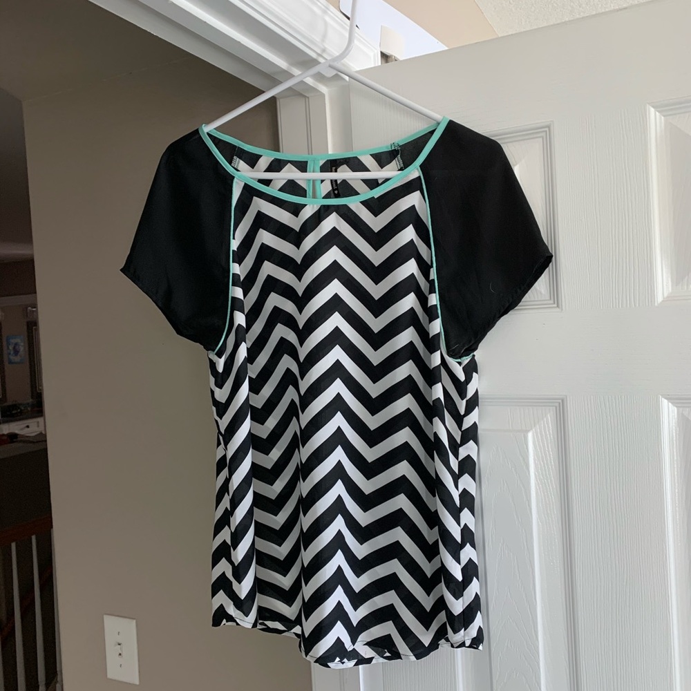 Chevron top
